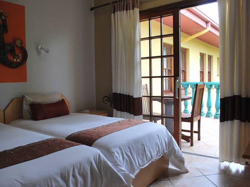 Makalani Hotel Цумеб Экстерьер фото