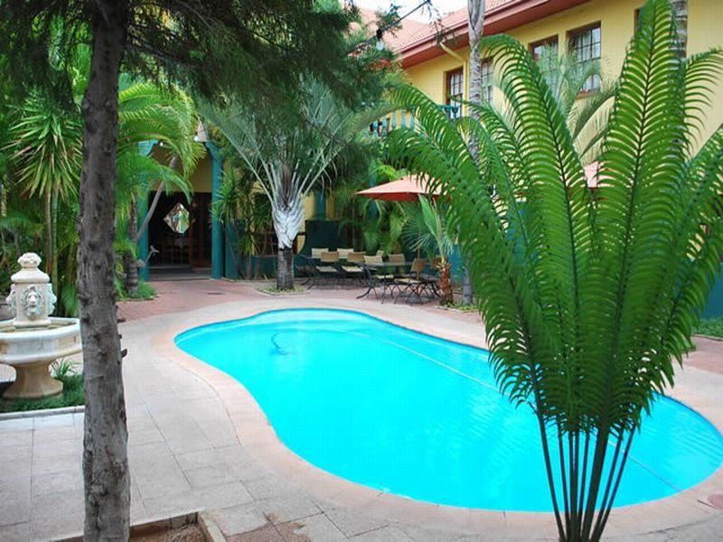 Makalani Hotel Цумеб Экстерьер фото