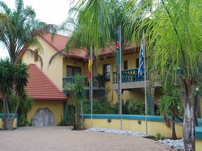 Makalani Hotel Цумеб Экстерьер фото