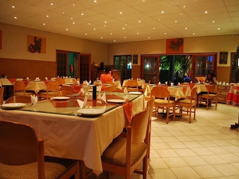 Makalani Hotel Цумеб Экстерьер фото